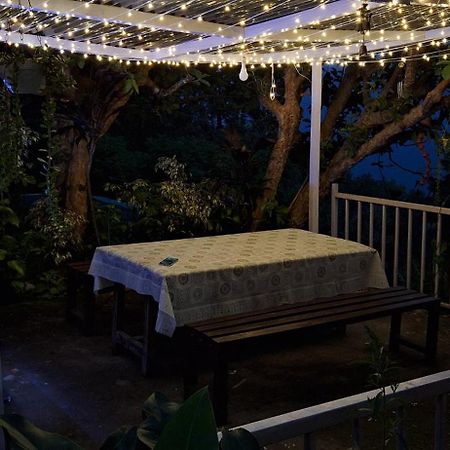 Aaravi Garden Homestay Kalimpong Buitenkant foto