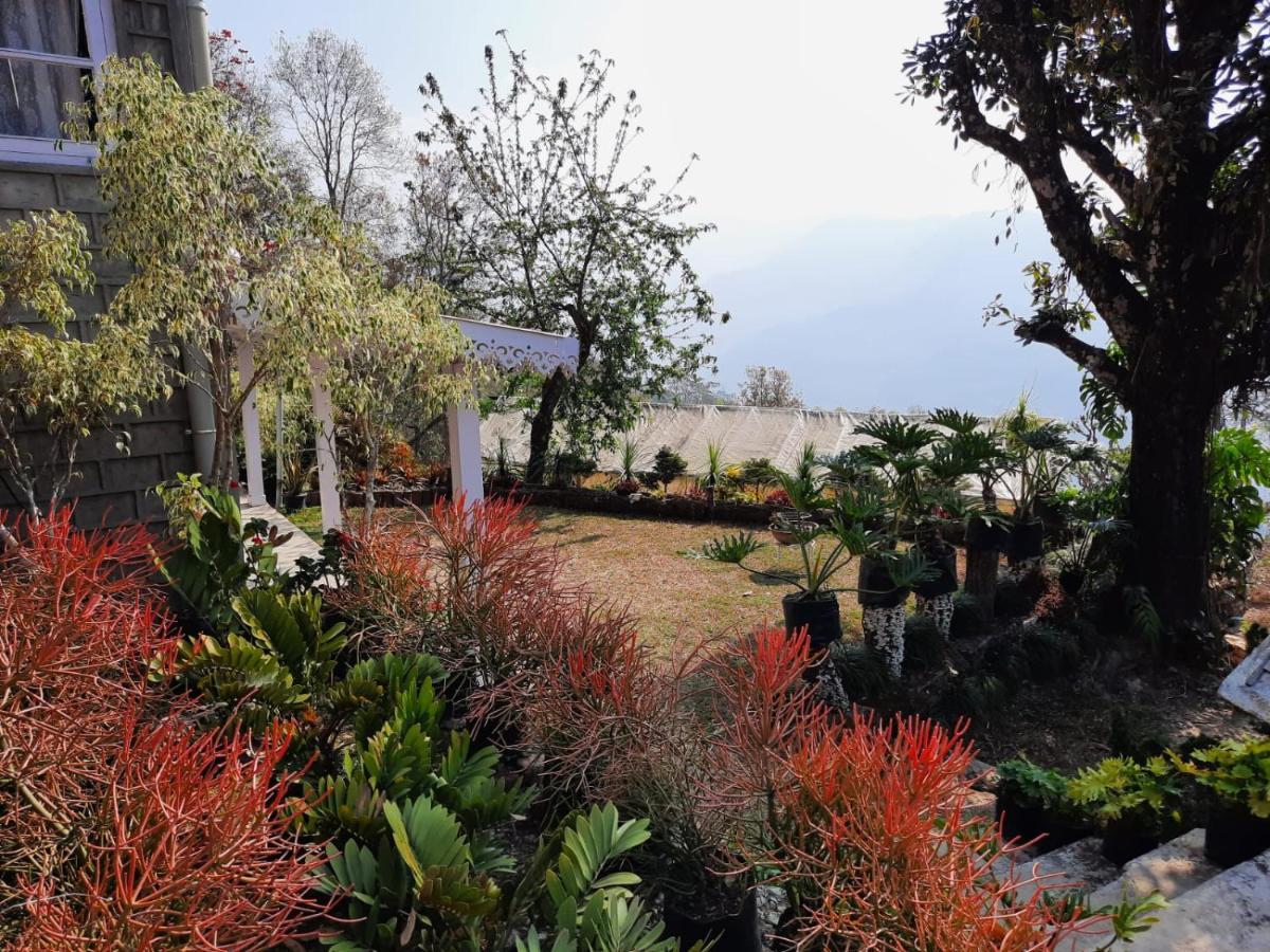 Aaravi Garden Homestay Kalimpong Buitenkant foto